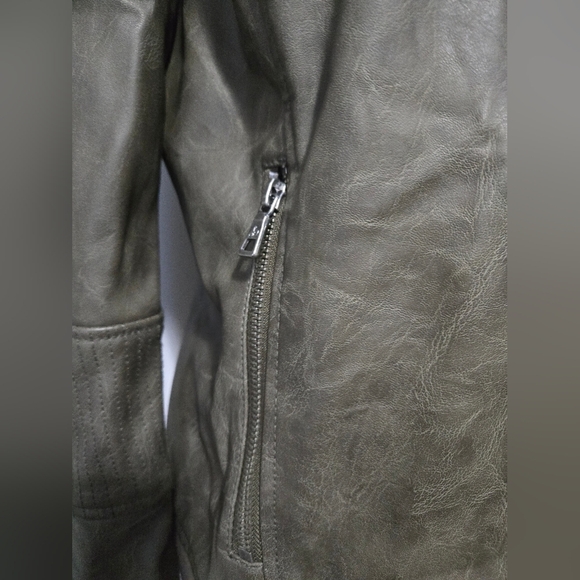 SAM EDELMAN Faux Leather Jacket with Cream Sherpa Collar. Size Large - Picture 3 of 15